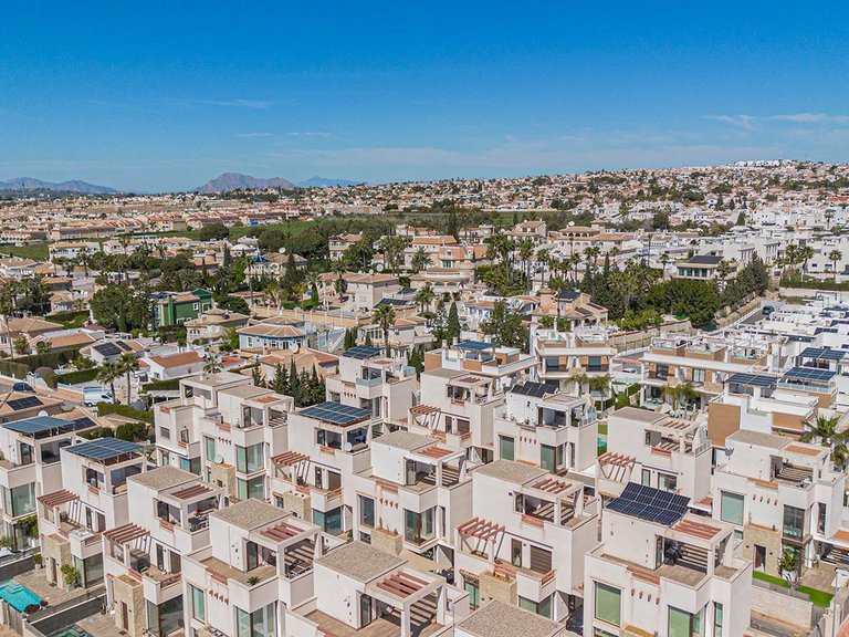 Villa for Sale in Rojales, Alicante, 46