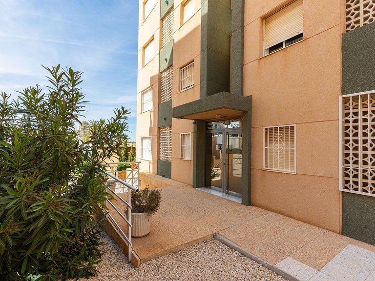 Apartment for Sale in Torrevieja, Alicante, 22
