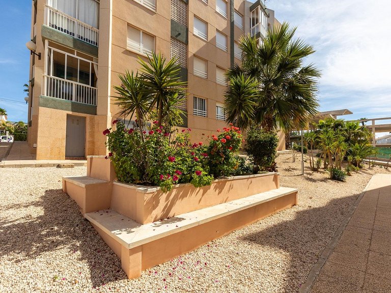 Apartment for Sale in Torrevieja, Alicante, 23