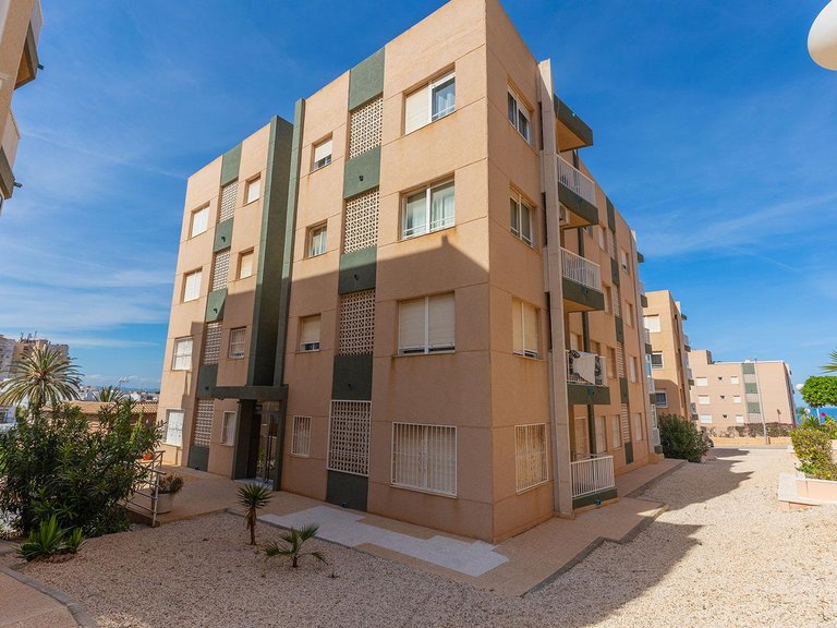 Apartment for Sale in Torrevieja, Alicante, 25