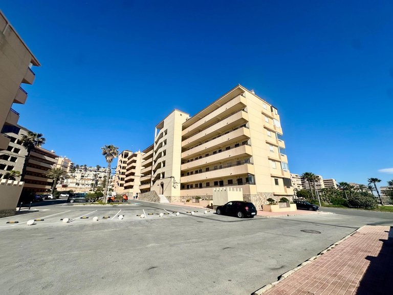 Apartment for Sale in Torrevieja, Alicante, 21