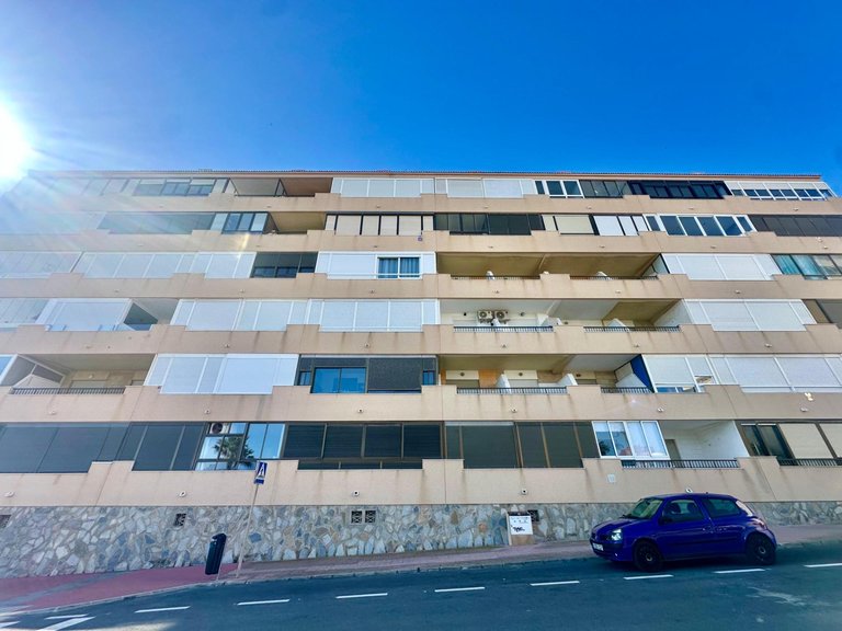 Apartment for Sale in Torrevieja, Alicante, 27