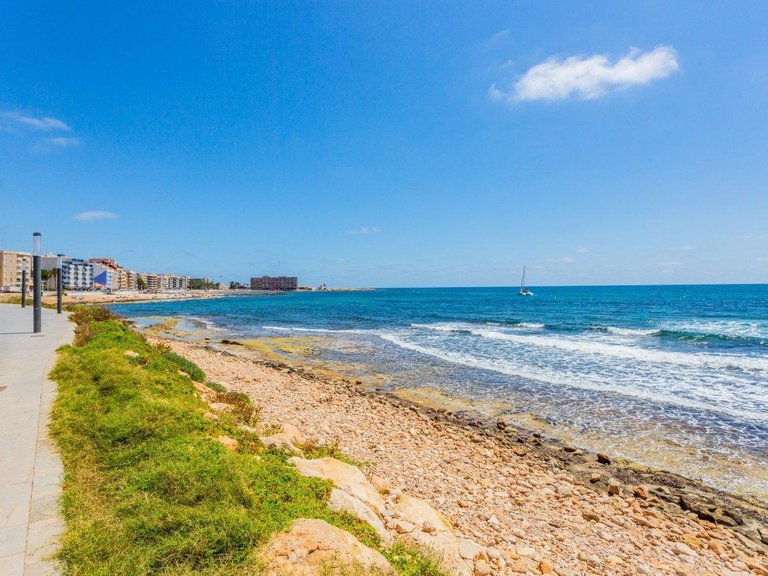 Penthouse for Sale in Torrevieja, Alicante, 23