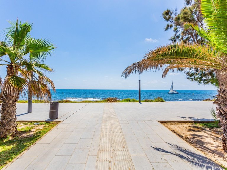 Penthouse for Sale in Torrevieja, Alicante, 30