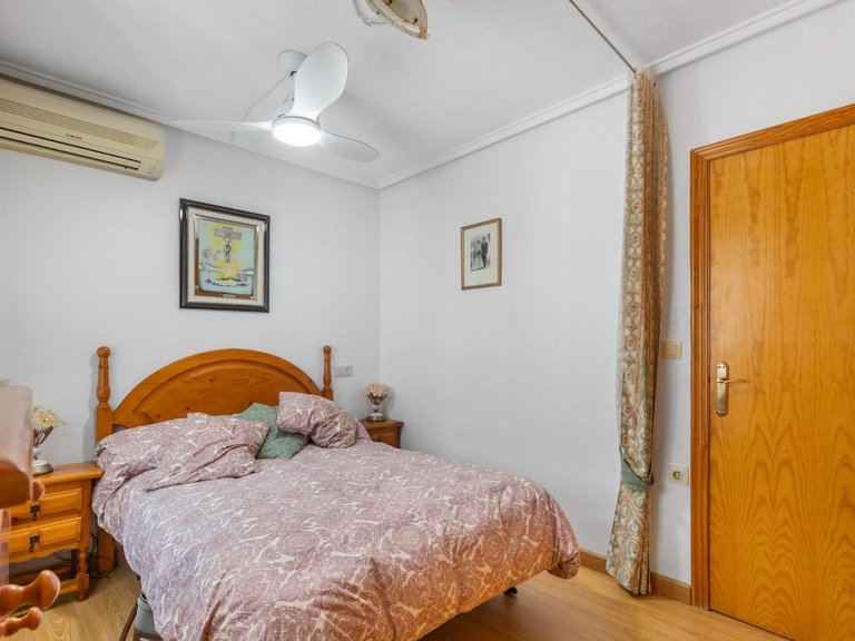 Penthouse for Sale in Torrevieja, Alicante, 20