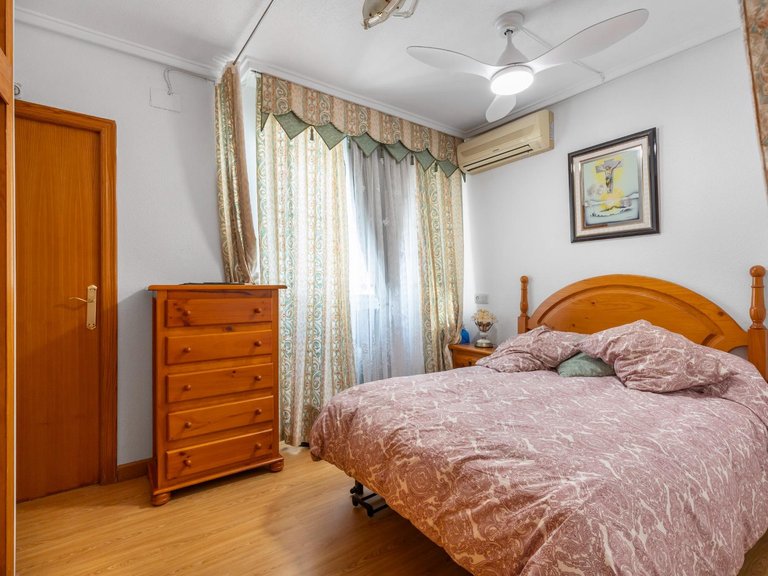 Penthouse for Sale in Torrevieja, Alicante, 21