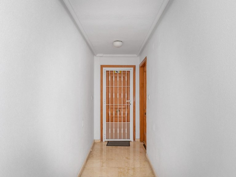 Penthouse for Sale in Torrevieja, Alicante, 31