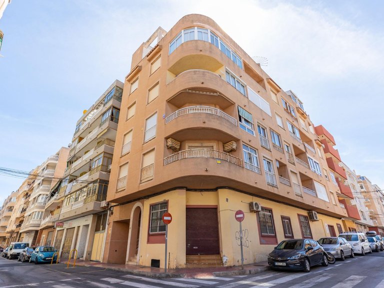 Penthouse for Sale in Torrevieja, Alicante, 38