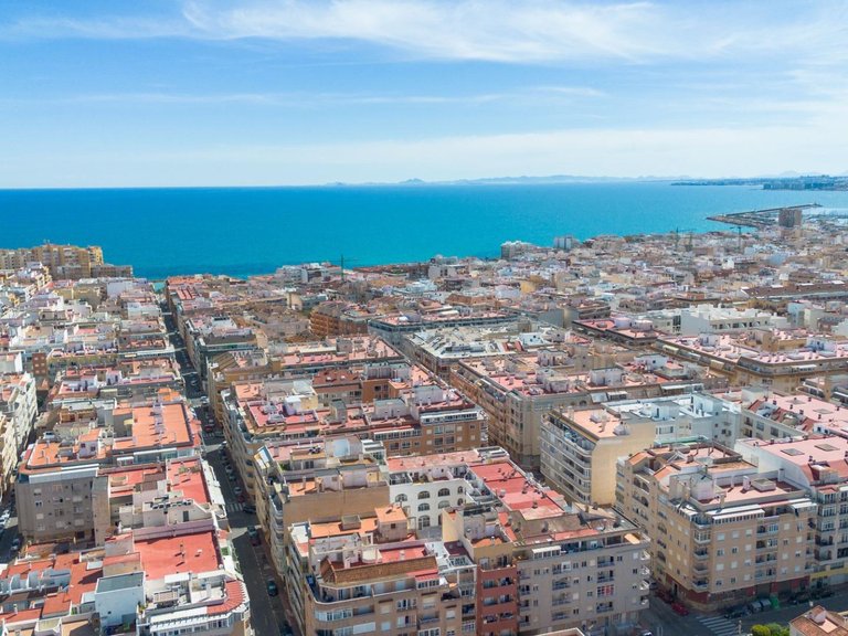 Penthouse for Sale in Torrevieja, Alicante, 40
