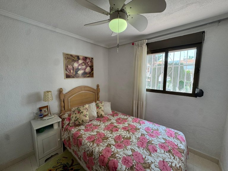 Villa for Sale in Torrevieja, Alicante, 18