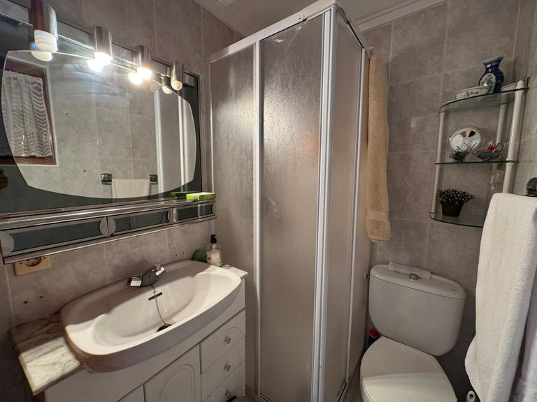 Villa for Sale in Torrevieja, Alicante, 25