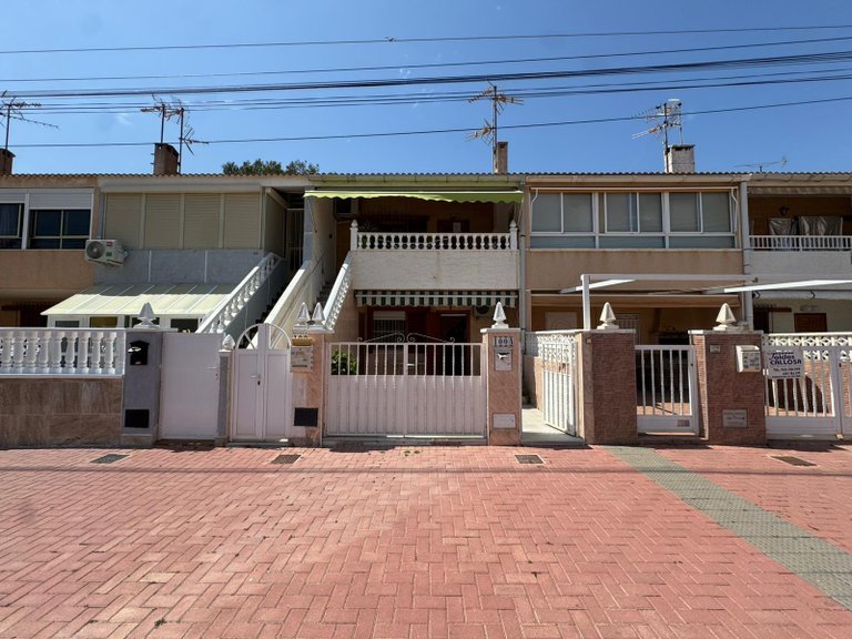 Villa for Sale in Torrevieja, Alicante, 26