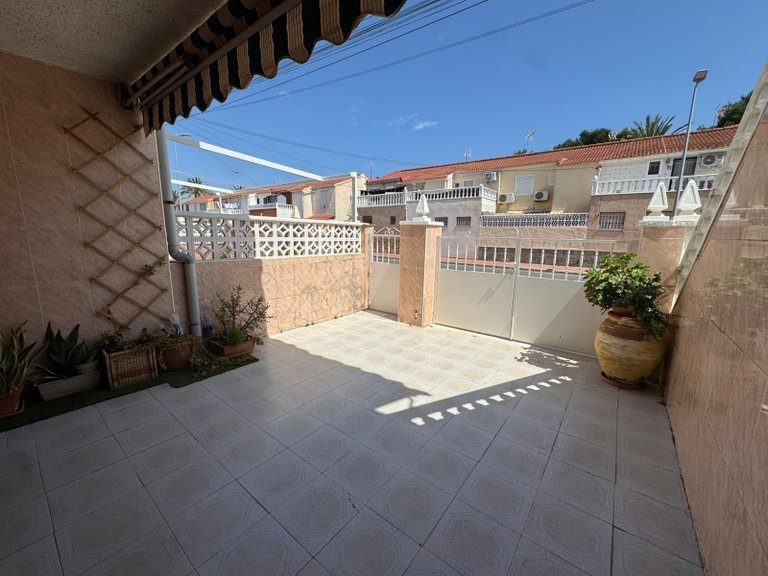 Villa for Sale in Torrevieja, Alicante, 4