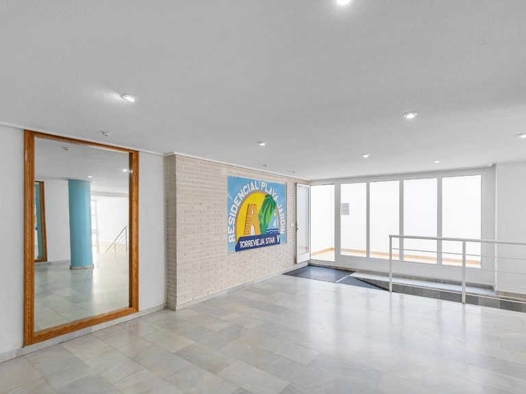 Apartment for Sale in Torrevieja, Alicante, 25