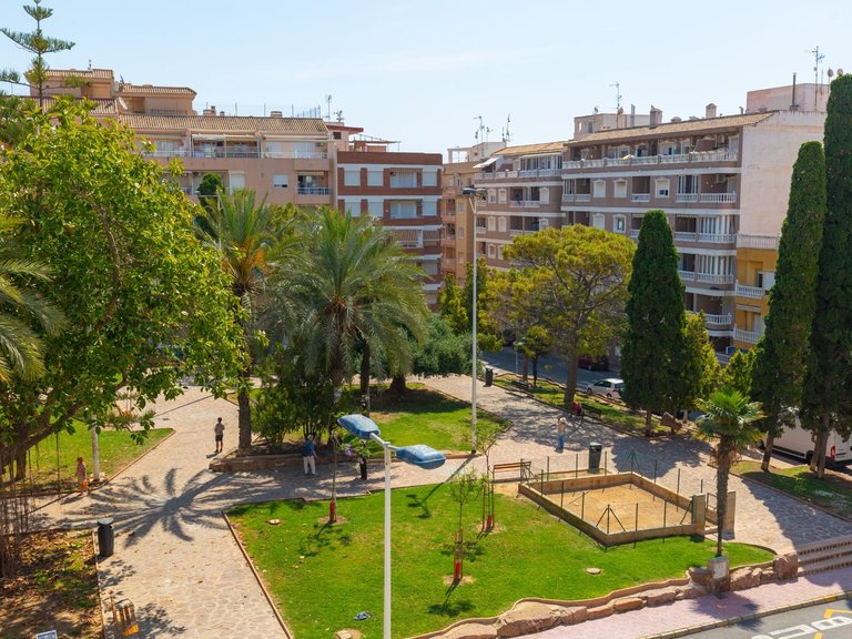 Apartment for Sale in Torrevieja, Alicante, 31