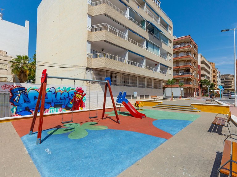 Apartment for Sale in Torrevieja, Alicante, 34