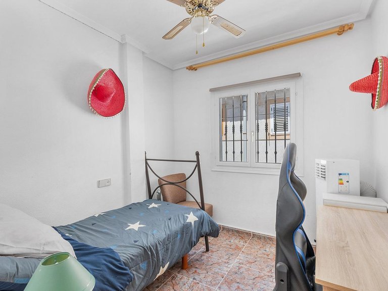 Villa for Sale in Guardamar Del Segura, Alicante, 22