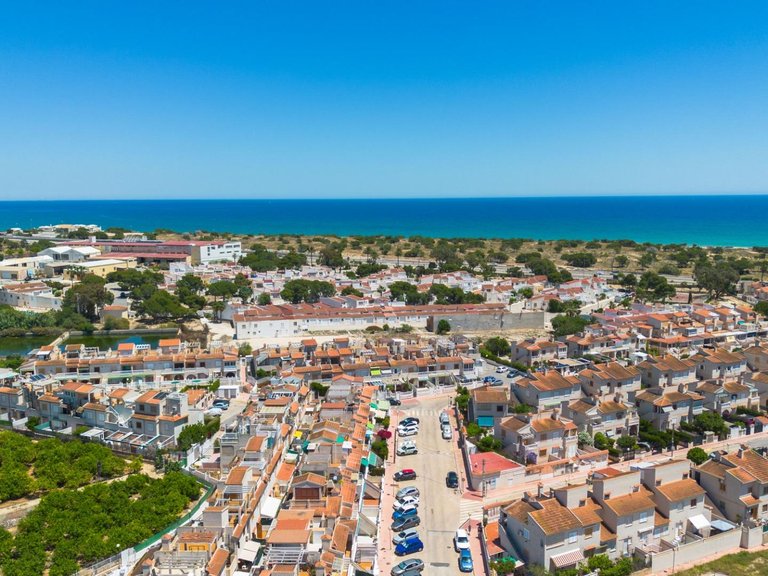 Villa for Sale in Guardamar Del Segura, Alicante, 35