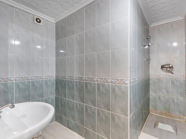 Apartment for Sale in Torrevieja, Alicante, 18
