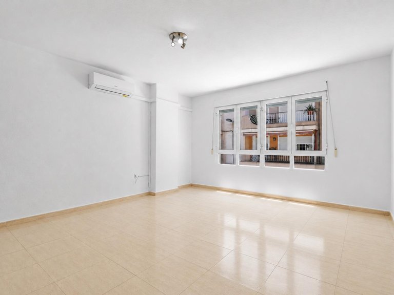 Apartment for Sale in Torrevieja, Alicante, 3