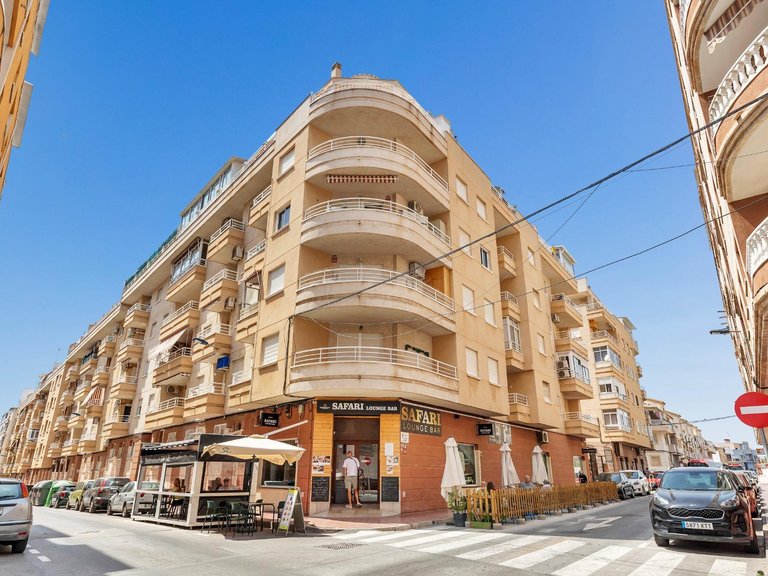 Apartment for Sale in Torrevieja, Alicante 30