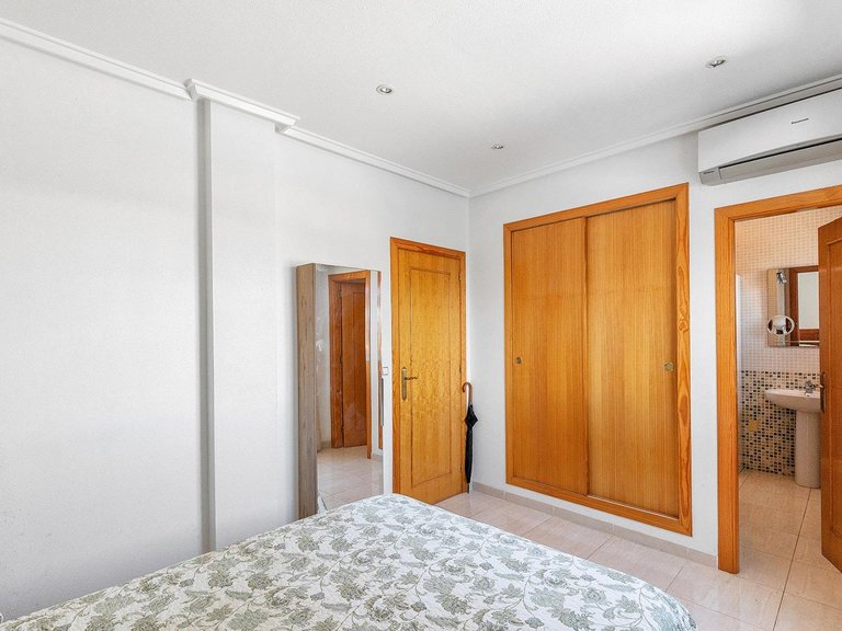 Penthouse for Sale in Torrevieja, Alicante 12