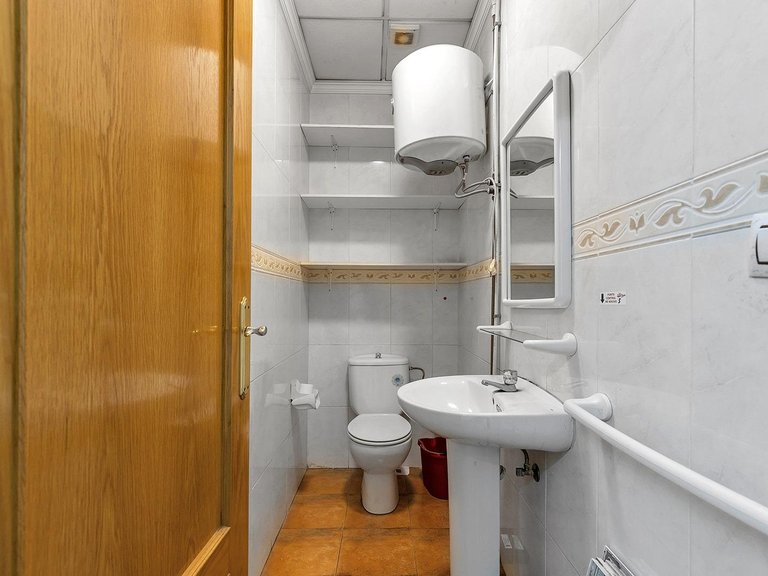 Commercial for Sale in Torrevieja, Alicante 10