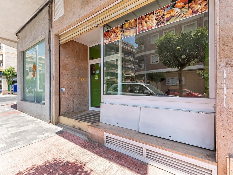 Commercial for Sale in Torrevieja, Alicante 2