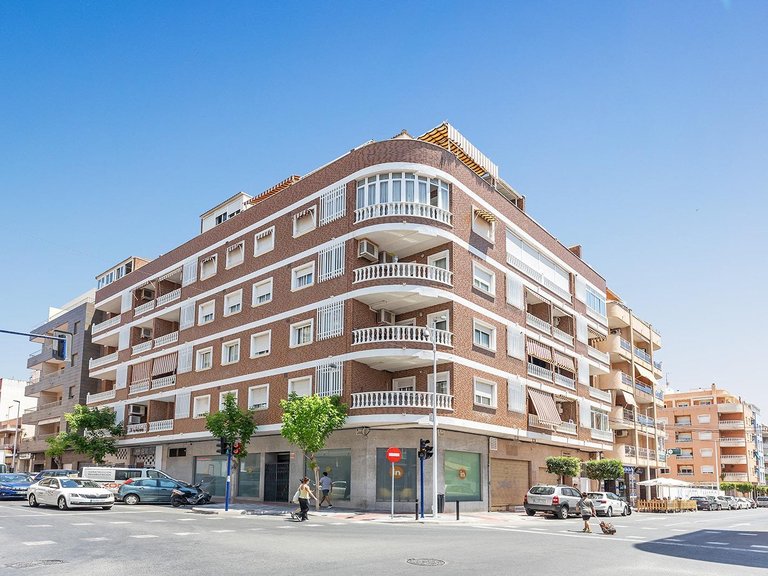 Commercial for Sale in Torrevieja, Alicante 3