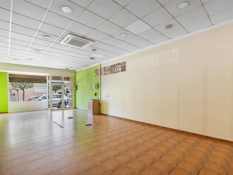 Commercial for Sale in Torrevieja, Alicante 6