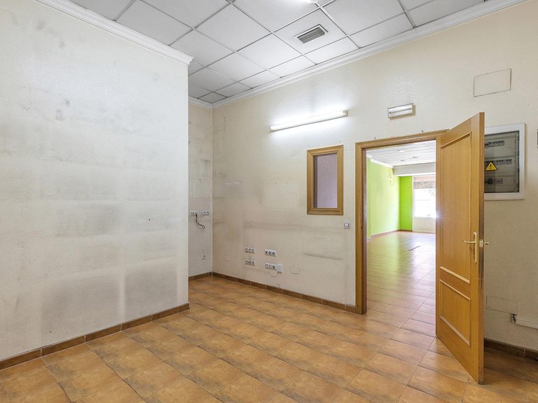 Commercial for Sale in Torrevieja, Alicante 8