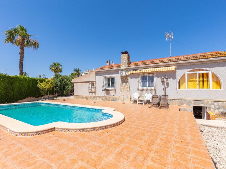 Villa for Sale in Rojales, Alicante 3