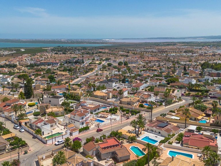Villa for Sale in Rojales, Alicante 35