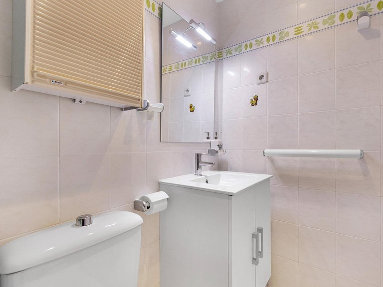 Apartment for Sale in Torrevieja, Alicante, 25