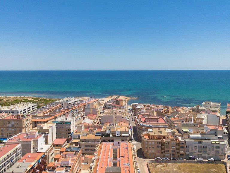 Apartment for Sale in Torrevieja, Alicante, 27