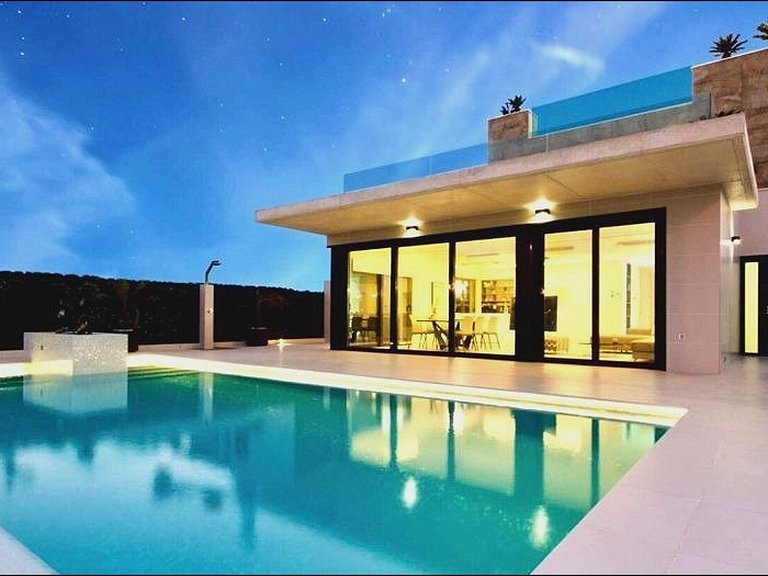Villa for Sale in Orihuela Costa, Alicante 1