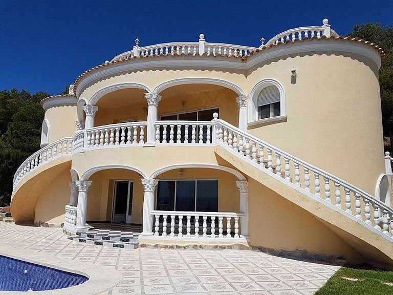 Villa for Sale in Calpe, Alicante 2
