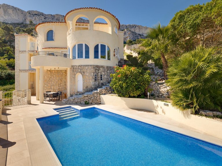 Villa for Sale in Calpe, Alicante 1