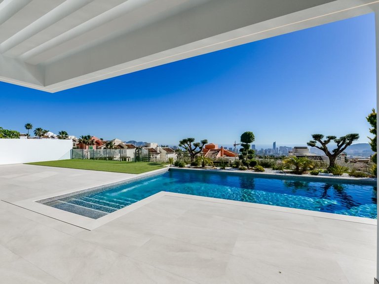 Villa for Sale in Finestrat, Alicante 2