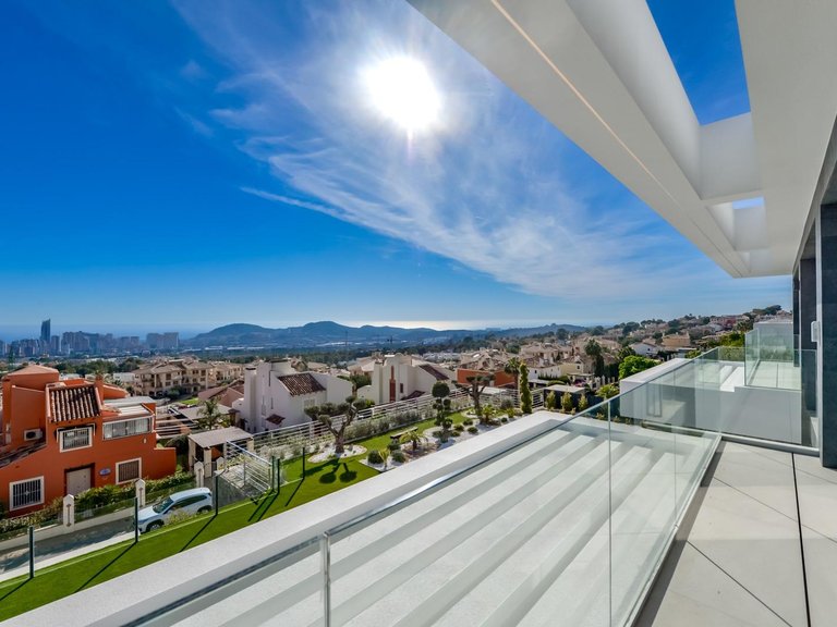 Villa for Sale in Finestrat, Alicante 28
