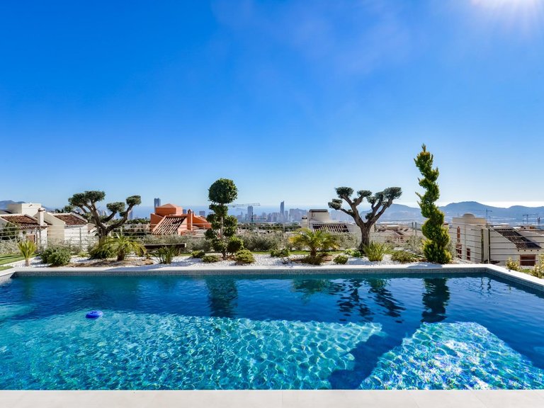 Villa for Sale in Finestrat, Alicante 4