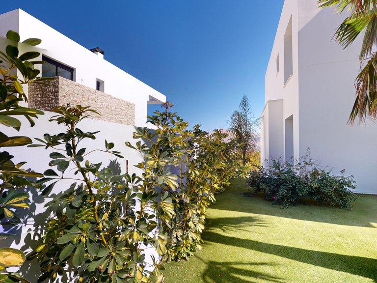 Villa for Sale in Polop, Alicante 38