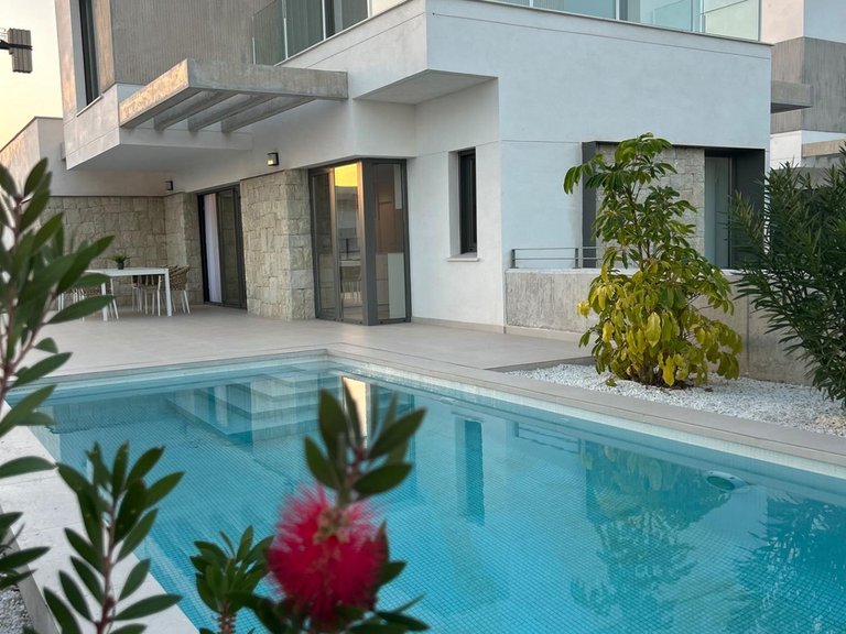 Villa for Sale in Finestrat, Alicante 11