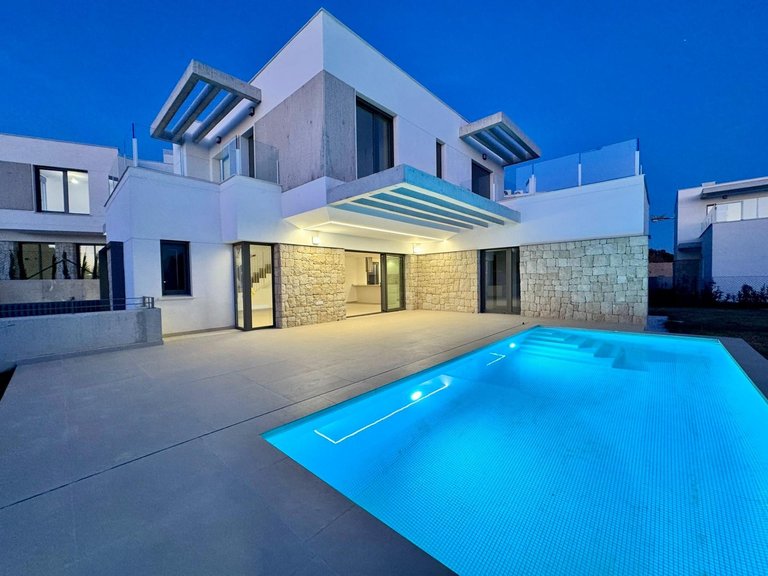 Villa for Sale in Finestrat, Alicante 3