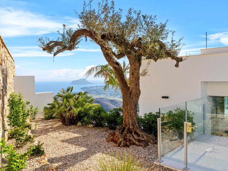 Villa for Sale in Cumbre Del Sol, Alicante 24