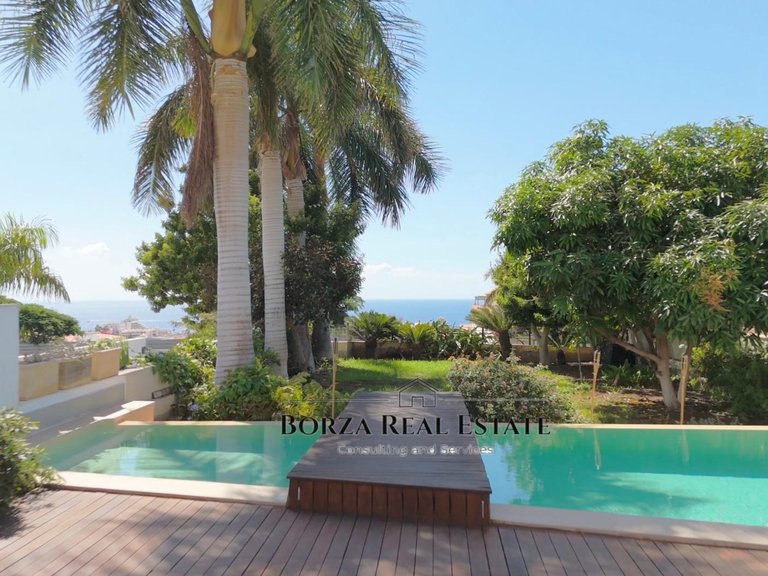 Villa for Sale in Adeje, Tenerife 1