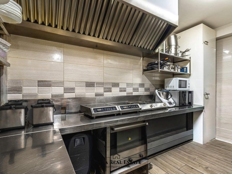 Commercial for Rent in Adeje, Tenerife 28
