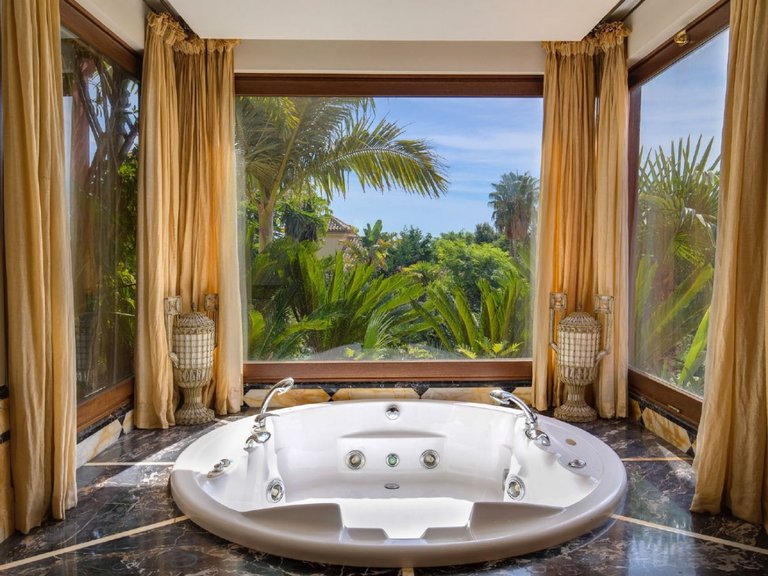 Villa for Sale in  Marbella, Malaga 15