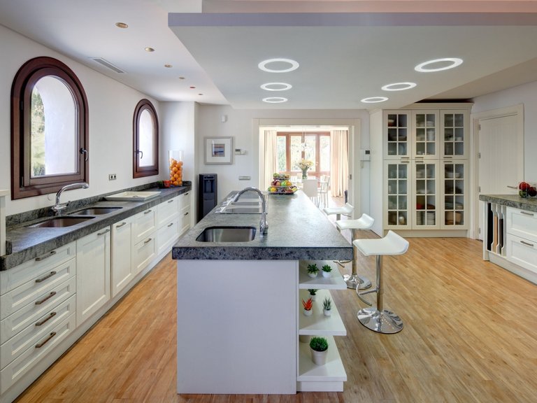 Villa for Sale in  Marbella, Malaga 9