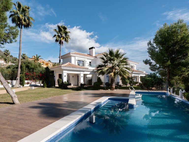 Villa for Sale in  Marbella, Malaga 1